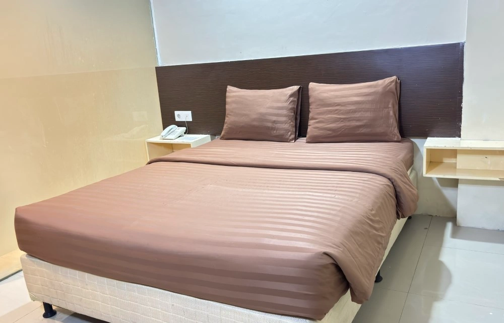 Transforming Hospitality Through Technology: How Smart Hotels Enhance Guest Experiences Picture